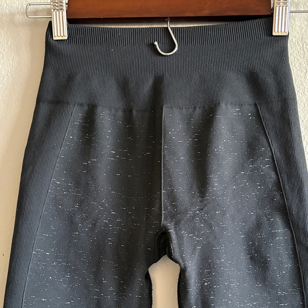 Lululemon Free To Flow Crop Leggings Black / White Ribbed Waistband #W6AE1S Sz 4 - Picture 8 of 9